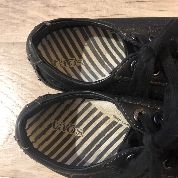 Taos Footwear Freedom Leather Sneaker Size 6 - Picture 3 of 6